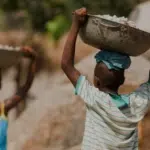 Relatório divulgado nesta quinta (12) mostra que eles recebem menos de R$ 650 por mês