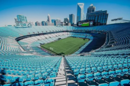 O Bank of America Stadium é um estádio localizado em Charlotte, Carolina do Norte, EUA, inaugurado em 1996. É a casa do Carolina Panthers (NFL) e do Charlotte FC (MLS).
