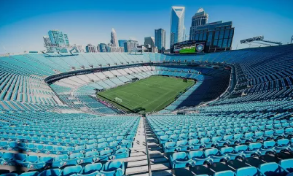 O Bank of America Stadium é um estádio localizado em Charlotte, Carolina do Norte, EUA, inaugurado em 1996. É a casa do Carolina Panthers (NFL) e do Charlotte FC (MLS).