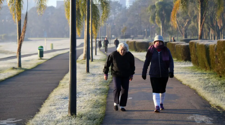 Nesta sexta-feira, 20, começa o inverno. O frio, que já deu as caras no outono, tem data para voltar ao Paraná e não deve demorar.