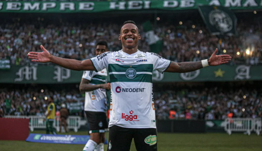 O atacante Igor Paixão pode render uma grana alta ao Coritiba durante a janela de transferências do futebol europeu. O jogador tem sido alvo de uma série de clubes por causa do destaque obtido no Feyenoord, da Holanda.