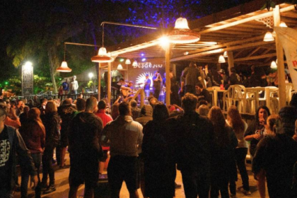 Festival “Raul Vive”, na Ilha do Mel, celebra os 80 anos do Rei do Rock neste fim de semana Em sua quarta edição, festival acontecerá na sexta, sábado e domingo