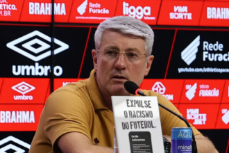 “Hoje foi uma vitória da estratégia. Eu disse lá no primeiro momento que, para jogar a Série B, você precisa, em momentos distintos, saber ler e estudar o adversário”, afirmou Odair.