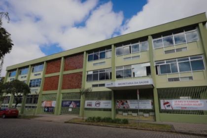 O medicamento, com eficácia e segurança comprovadas, passa a compor o rol ofertado pela Sesa exclusivamente para as indicações previstas em bula e para pacientes cujas opções terapêuticas disponíveis no SUS já tenham sido esgotadas.