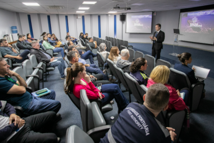 Empregados receberam curso baseado no novo Regulamento Interno de Licitações e Contratos