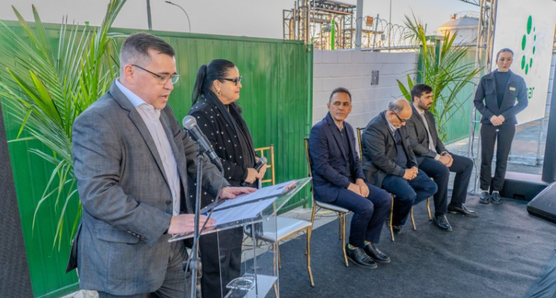 Prefeitura de Paranaguá entrega alvará para Terminal Liquipar. Investimento de quase R$ 600 milhões deve gerar 550 empregos diretos e indiretos.