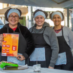 Com mais de 20 barracas atualmente, o público pode encontrar desde sucos naturais, tapioca e pastéis, até caldos, doces caseiros, acarajé, cachorro-quente, chopp artesanal, entre outras delícias.