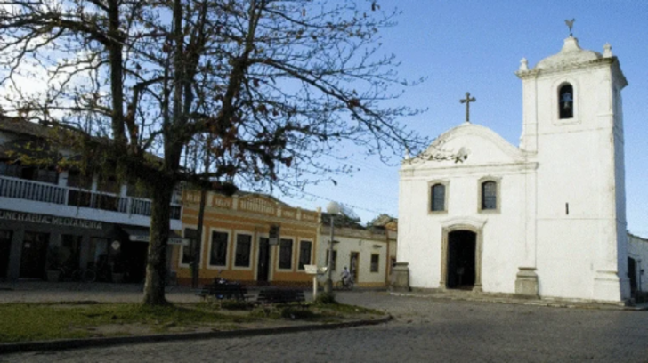 A renomada Camerata Antiqua de Curitiba se apresenta na Catedral de Nossa Senhora do Santíssimo Rosário, em Paranaguá.