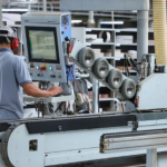 As ocupações com maior número de oportunidades são para alimentador de linha de produção, com 6.159 vagas, seguida por abatedor, com 1.025 vagas.