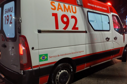 Segundo o relato da vítima, o agressor seria outro homem em situação de rua, com quem teria se desentendido por causa de uma mulher.