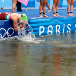 A reabertura é resultado dos esforços das autoridades para melhorar a qualidade da água do rio para os Jogos Olímpicos de Paris, em 2024.