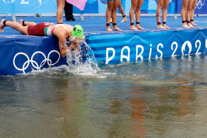 A reabertura é resultado dos esforços das autoridades para melhorar a qualidade da água do rio para os Jogos Olímpicos de Paris, em 2024.