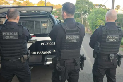 Ao todo, 22 pessoas foram presas sob a suspeita de integrar uma organização criminosa que estabelecia um “monopólio” da venda de drogas na cidade.