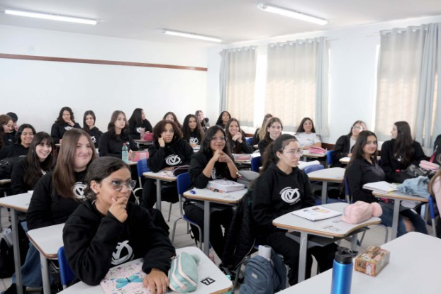 Mais de 86% dos pais de estudantes dos colégios contemplados no programa Parceiro da Escola aprovam o primeiro semestre da mudança, aponta uma pesquisa da Radar Inteligência divulgada nesta segunda-feira (7).
