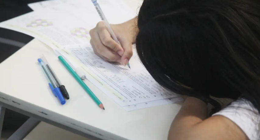 As vagas também são preferenciais para alunos que estão no último ano do ensino médio, ou que já terminaram independente do tempo.