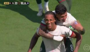 Os ingleses levaram a melhor no MetLife Stadium com dois gols de João Pedro, atacante recém-contratado pelo Chelsea e revelado pelo Tricolor.