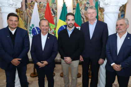 Representantes dos quatro estados se reuniram nesta terça-feira (8) em Florianópolis e decidiram criar uma comissão oficial para participar do debate nacional sobre a renovação das concessões ferroviárias, principalmente da Malha Sul, e defender os interesses comuns.