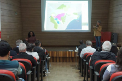 O Plano Diretor é uma lei municipal que estabelece diretrizes para o uso e ocupação do solo, gestão territorial e melhoria da qualidade de vida da população.