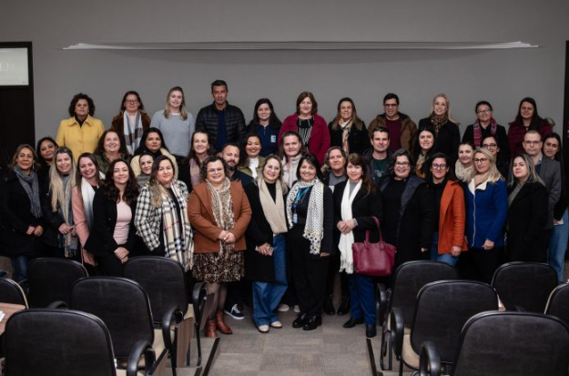 O objetivo foi conhecer de perto as boas práticas do ADE do Colegiado de Gestão em Educação dos Municípios da Região da Foz do Rio Itajaí.