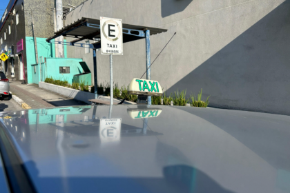 Para que a vistoria seja realizada, os veículos precisam estar com a Guia de Verificação do Taxímetro, emitida por uma oficina credenciada pelo INMETRO.
