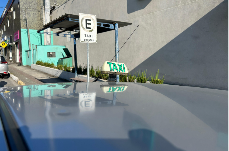Para que a vistoria seja realizada, os veículos precisam estar com a Guia de Verificação do Taxímetro, emitida por uma oficina credenciada pelo INMETRO.