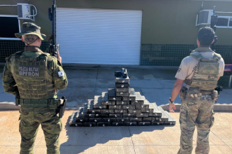 A droga foi apreendida e encaminhada à Delegacia da Polícia Federal de Guaíra.