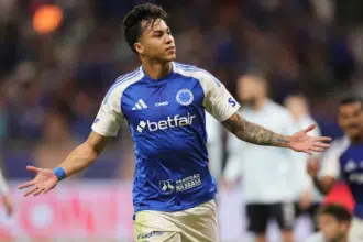 Raposa mostra que bom momento não era por acaso, entra em campo com intensidade e variações de jogadas para golear o Grêmio no Mineirão.