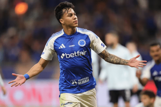 Raposa mostra que bom momento não era por acaso, entra em campo com intensidade e variações de jogadas para golear o Grêmio no Mineirão.