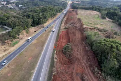 A duplicação do Contorno Norte de Curitiba, na PR-418, marca também a primeira grande obra do novo programa de concessões rodoviárias do Paraná.