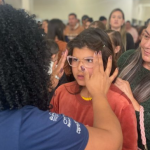 As entregas começam nesta quarta-feira (2) com a distribuição de óculos nos municípios de Cantagalo e Goioxim, onde serão entregues 149 e 113 unidades, respectivamente.