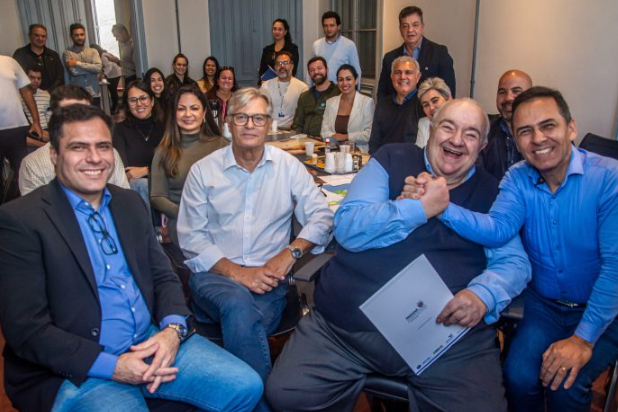 A proposta prevê a “adoção” de imóveis históricos por empresas portuárias de Paranaguá, com o compromisso de restaurar e conservar edificações emblemáticas que compõem a identidade cultural da cidade.