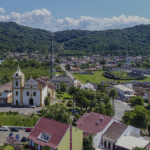 A Prefeitura de Antonina visa a participação popular nesse processo, convidando toda a comunidade a assistir e contribuir com sugestões e opiniões. O chamamento público busca garantir transparência, diálogo e envolvimento de todos na construção do planejamento municipal para os próximos anos.