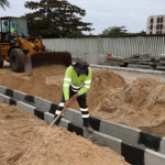 O projeto, que envolve a pavimentação de cerca de 2 quilômetros de vias municipais, busca proporcionar melhorias significativas na mobilidade urbana da cidade.