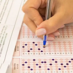 As seleções envolvem órgãos públicos em diversos municípios do estado, incluindo Curitiba e Região Metropolitana. Confira a seguir os principais concursos com inscrições abertas neste mês.