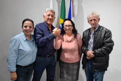 O prefeito Dalmora solicitou à Câmara Municipal, autorização para se ausentar do país, no período compreendido entre 16 de julho e o dia 25 de julho, totalizando 10 dias. A finalidade da viagem é tratar de assuntos de interesse pessoal.