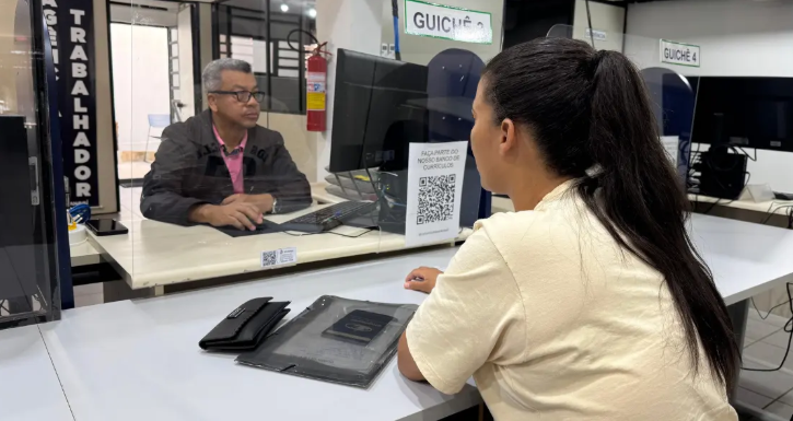 Os interessados devem comparecer ao local com documentos pessoais (RG e CPF) e currículo impresso.