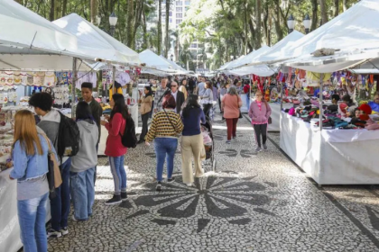 A decisão de estender o funcionamento também levou em conta os dias de chuva que impactaram a visitação e as vendas no mês de julho.