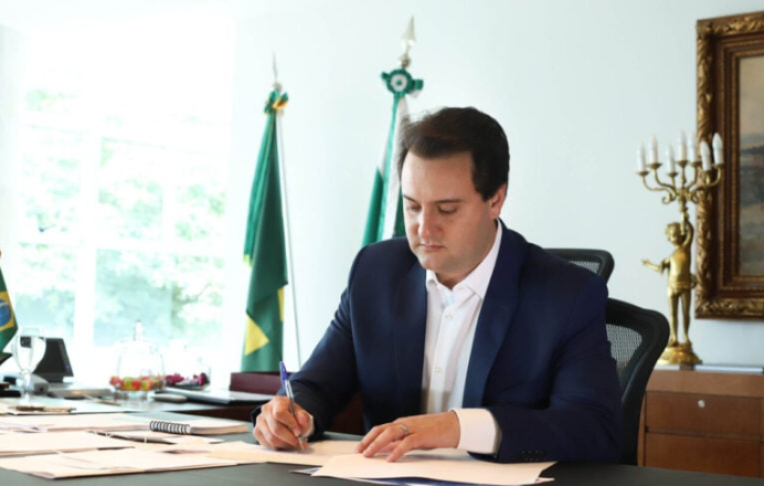 Ratinho Junior continua como o governador mais bem avaliado na disputa ao lado de Tarcísio de Freitas, que tem 37%, contra os mesmos 41% de Lula.