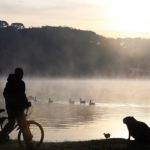 Entre os locais mais frios do estado, destaque para Fazenda Rio Grande, com apenas 2,1 °C, e Pinhão, que amanheceu com 2,5 °C.
