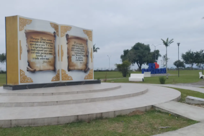 O trajeto inclui momentos de intercessão no cruzamento da Avenida Roque Vernalha com a Alameda Coronel Elysio Pereira.