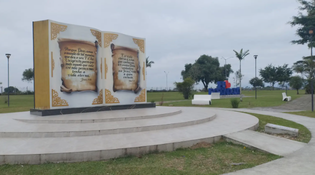 O trajeto inclui momentos de intercessão no cruzamento da Avenida Roque Vernalha com a Alameda Coronel Elysio Pereira.