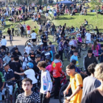 A movimentação começou por volta das 13h e seguiu até as 17h, com direito a manobras radicais.