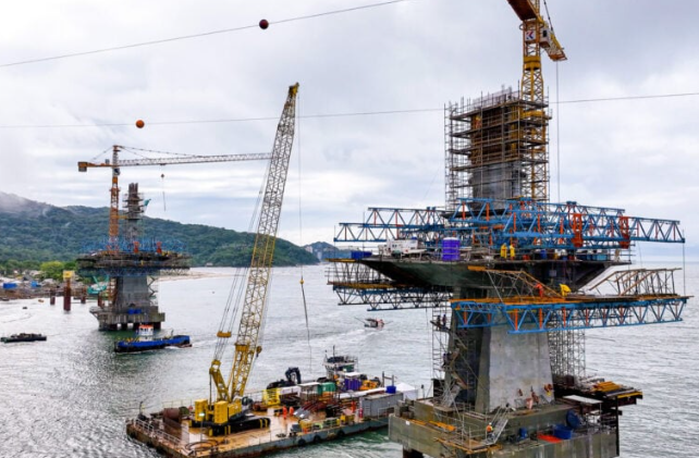 Com mais de 1.200 metros de extensão, a ponte vai eliminar a necessidade da travessia por ferry-boat, reduzir o tempo de deslocamento entre Matinhos e Guaratuba.
