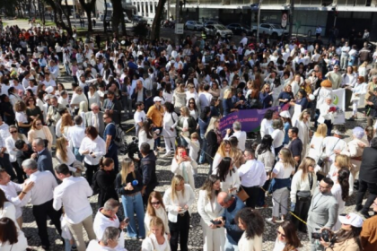 O evento está em sua 3ª edição e foi realizado simultaneamente em 179 municípios do Paraná com o objetivo de sensibilizar a sociedade para o enfrentamento da violência contra a mulher.