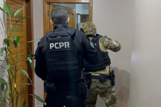 A ação foi realizada nesta terça-feira (22) em cidades do Oeste, Centro-Oeste e Centro-Sul do Paraná, além de Itajaí (SC), no litoral norte de Santa Catarina.