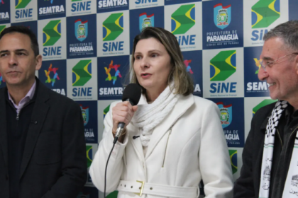 A chamada carreta do conhecimento está ao lado da Secretaria de Trabalho Emprego e Assuntos Sindicais, no centro da cidade. Esta é uma iniciativa do Programa Qualifica Paraná, do Governo do Estado, em parceria com o Senai Paraná e Prefeitura de Paranaguá.