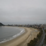 Uma nova frente fria está se aproximando da região, trazendo um pouco de chuva e mais frio nos próximos dias.