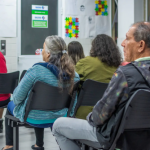 Ao todo, foram 595 atendimentos realizados entre consultas, vacinas, exames e entrega de medicamentos.