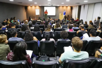 As inscrições começam nesta quarta-feira (2). A Fundação Getulio Vargas (FGV) é a banca examinadora responsável pela organização do concurso, cuja taxa de inscrição será de R$ 70.