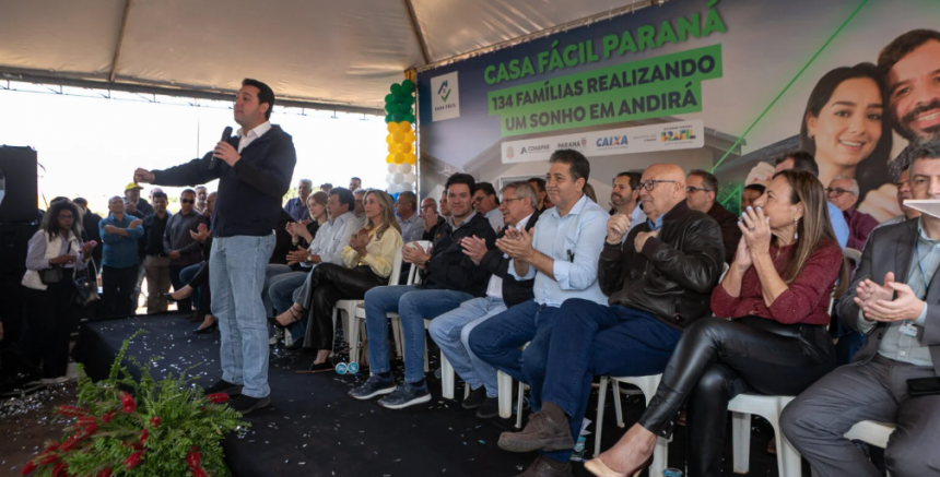 O foco é facilitar o acesso à casa própria e garantir moradia digna para diferentes perfis da população paranaense, especialmente os mais vulneráveis.